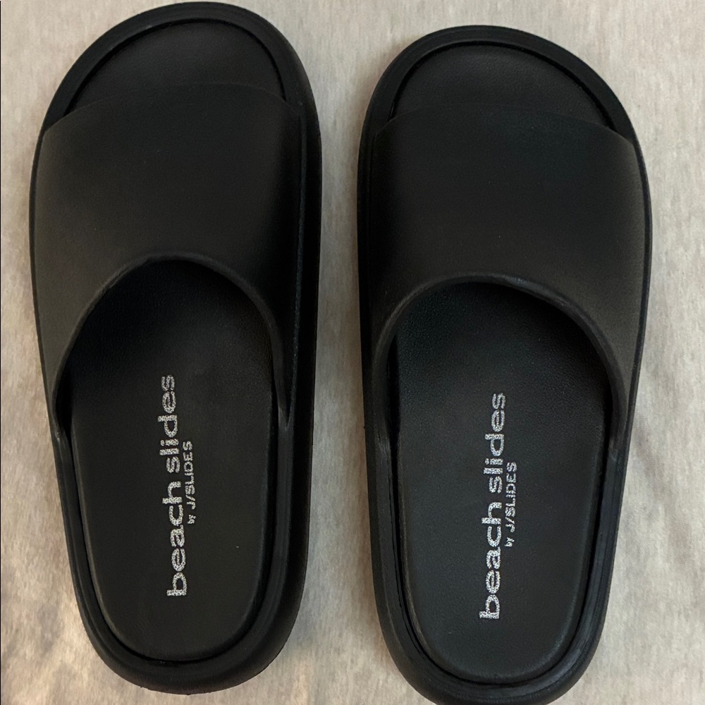 Black Beach Slides by Shu Shop